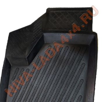 Коврики салона НИВА 2131 (4 детали, с перемычкой, резиновые) Rezkon