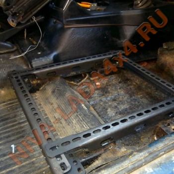 Адаптер переднего сидения НИВА 21213; 21214; ZST-40 22-1017-А (40мм)