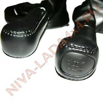 Рукоятка рычага управления КПП и Рукоятка рычага КР НИВА Шевроле черная вставка с чехлом, эко-кожа черный