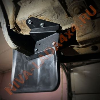 Кронштейн фартука, брызговика заднего НИВА-Шевроле 21230-8404414; 21230-8404415 УСИЛЕННЫЕ (пара) до 2009г.