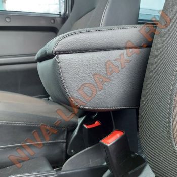 Подлокотник - бокс НИВА Legend 21214 c 2020 г.в. черный кожзам