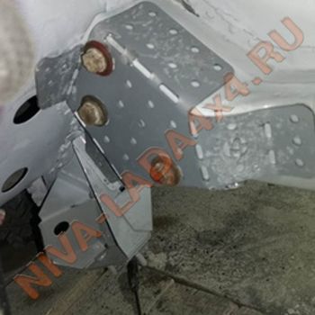 Накладка-усилитель передних лонжеронов внутренние, места крепления рулевой редуктор и рычаг маятниковый НИВА