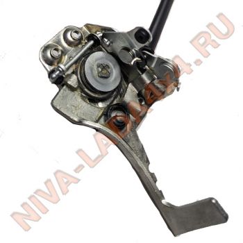 Замок двери боковой НИВА 21213-6105013 левый в сборе с тягой и ручкой