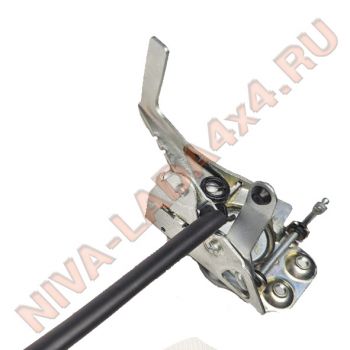 Замок двери боковой НИВА 21213-6105013 левый в сборе с тягой и ручкой