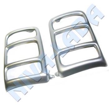 Решетки на задние фонари НИВА (серебристые) (под покраску)
