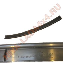 Облицовка поперечины задка НИВА Шевроле 2123-5602016